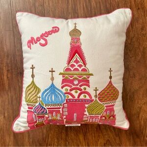 NWT - Embroidered Decorative Throw Pillow featuring Moscow, Russia